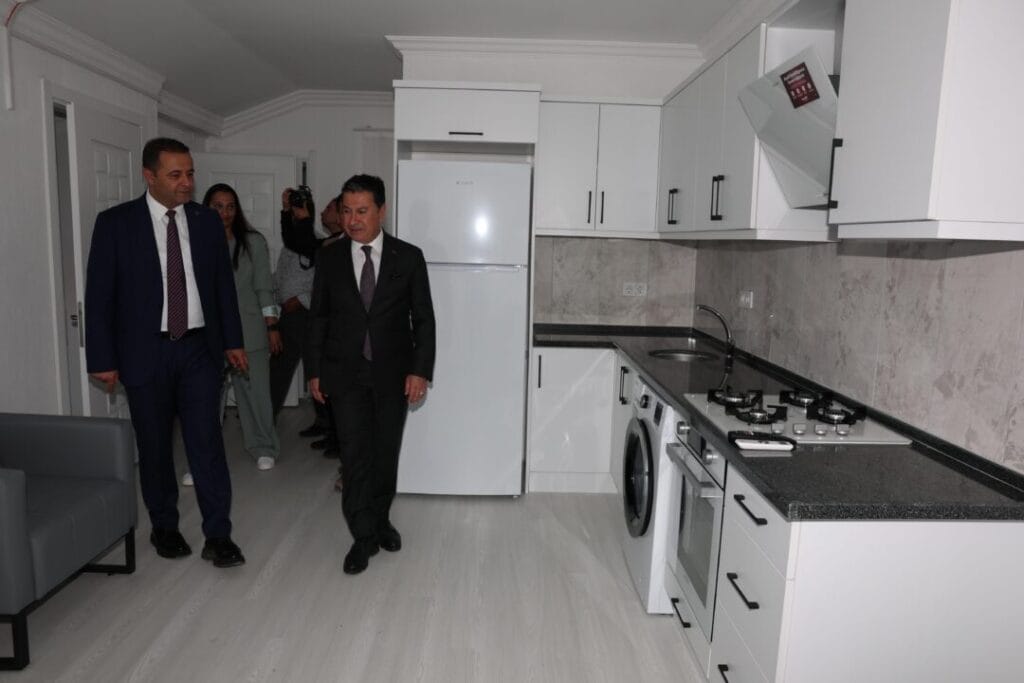 Ogrencilerin Seydikemerdeki Guvenli Evi 2