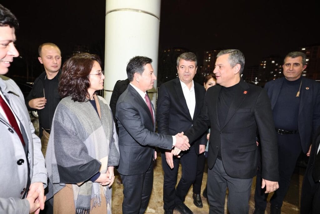 Baskan Arastan Deprem Bolgesine Kalici Destek 4 Ilceye 4 Sosyal Tesis 5