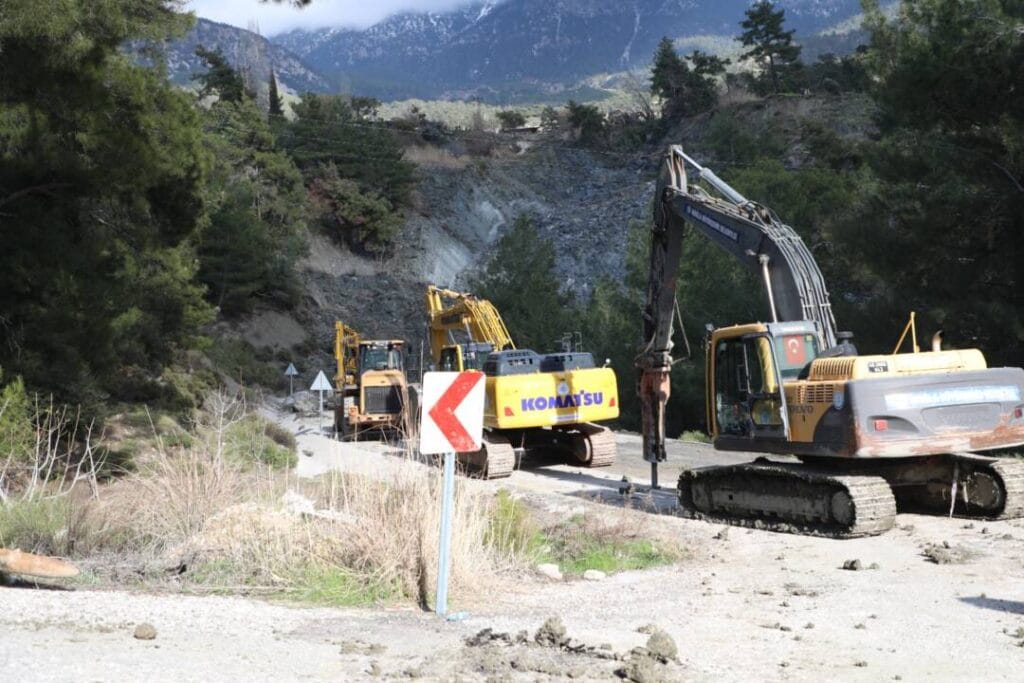 Buyuksehir Ekiplerinden Seydikemere Aninda Mudahale 2